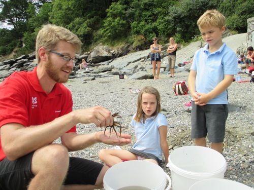shannon crab and kids on durgan beach